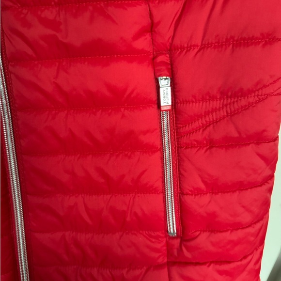 Tommy Hilfiger Women's Red Vest NWOT - Picture 4 of 6